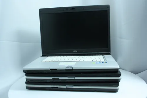 Ноутбук Fujitsu-Siemens LifeBook E780 15.6 Intel Core i5 520M 2400MHz 3MB / 4 GB HDD 320GB /1366x768 WXGA LED 16:9 Intel HD Graphics