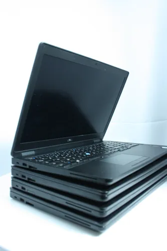 ноутбук Dell Latitude 5590 15.6 IPS Intel Core i5 7200U 3100MHz 3Mb (7 gen) / 8 Gb SSD 120GB M2 /1920x1080 Full HD Intel HD Graphics 620