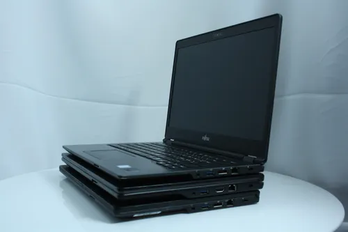 Ноутбук Fujitsu-Siemens LifeBook U749 14 IPS Intel i5 8365U 1600MHz 6MB (8nd) / 8 Gb SSD 240GB M2 /1920x1080 Full HD Intel® UHD 8th Generation
