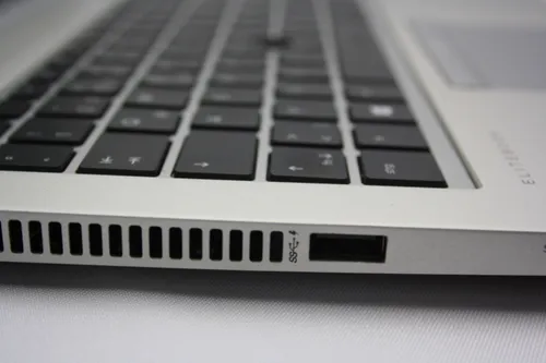 Ноутбук HP EliteBook 830 G5 13.3 IPS Intel i7 8550U 4000MHz 8MB (8 gen) / 8 Gb SSD 240GB M2 /1920x1080 Full HD Intel® UHD 620