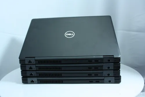 Ноутбук Dell Latitude 5590 15.6 Intel i5 8250U 1600MHz 6MB (8 gen) / 8 Gb SSD 240GB M2 /1920x1080 Full HD Intel® UHD 620