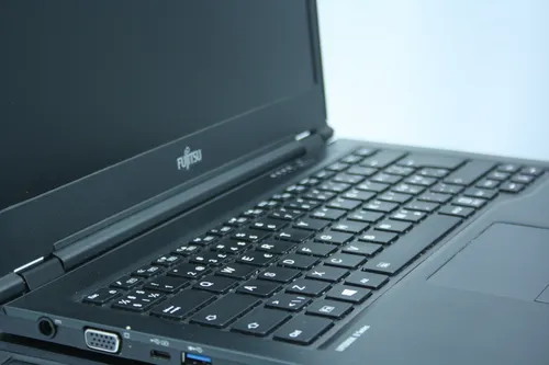 Ноутбук Fujitsu-Siemens LifeBook U748 14 IPS Intel i7 8550U 4000MHz 8MB (8 gen) / 16 Gb SSD 480GB M2 /1920x1080 Full HD Intel® UHD 620