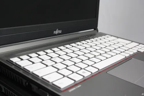 ноутбук Fujitsu-Siemens LifeBook E734 13.3 Intel Core i7 4712MQ 3300Mhz 6Mb (4nd) / 4 GB SSD 240GB /1920x1080 Full HD Intel HD Graphics 4600