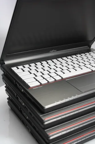 ноутбук Fujitsu-Siemens LifeBook E736 13.3 IPS Intel Core i7 6600U 2600MHz 4MB (6nd) / 8 Gb SSD 480GB /1920x1080 Full HD Intel HD Graphics 520