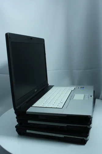 Ноутбук Fujitsu-Siemens LifeBook E780 15.6 HD Intel Core i5 450M 2530MHz 3MB / 4 GB SSD 240 GB /1600x900 WSXGA 16:9 HD+ Intel HD Graphics