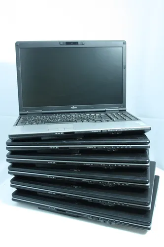 ноутбук Fujitsu-Siemens LifeBook E782 15.6 Intel Core i5 3210M 2500Mhz 3MB (3nd) / 8 Gb HDD 500GB /1366x768 WXGA LED 16:9 Intel HD Graphics 4000