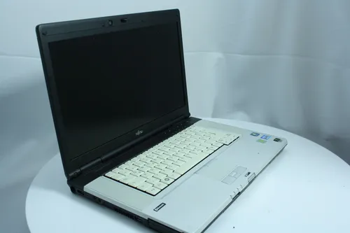 ноутбук Fujitsu-Siemens Celsius H710 15.6 Intel Core i7 2720QM 2200Mhz 6MB (2nd) / 8 Gb HDD 500GB /1280x800 WXGA 16:10 NVIDIA Quadro 1000M Grade А Slim DVD-RW