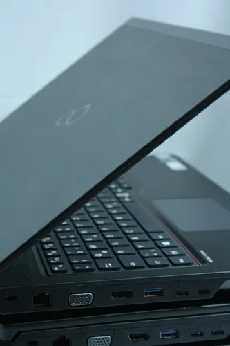 Ігровий ноутбук Fujitsu-Siemens Celsius H780 15.6 Intel Core i7 8750H 2200MHz 9MB (8nd) / 32 Gb SSD 120GB M2 /1920x1080 Full HD NVIDIA Quadro P1000