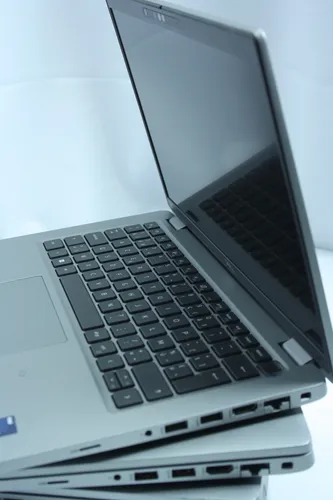 Ноутбук Dell Latitude 5430 14 IPS Intel i5 1235U 3500MHz 12MB (12nd) / 16 Gb SSD 120GB M2 /1920x1080 Full HD Intel Iris Xe Graphics G7 80EUs