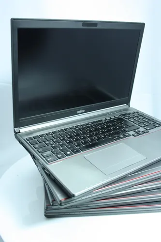 Ноутбук Fujitsu-Siemens LifeBook E756 15.6 IPS Intel Core i7 6500U 3100MHz 8MB (6nd) / 16 Gb SSD 240GB /1920x1080 Full HD Intel HD Graphics 520