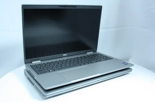Ноутбук Dell Latitude 5530 15.6 IPS Intel Core i5 1245U 4400MHz 12MB (12nd) / 8 Gb SSD 240GB M2 /1920x1080 Full HD Intel Iris Xe Graphics G7 80EUs