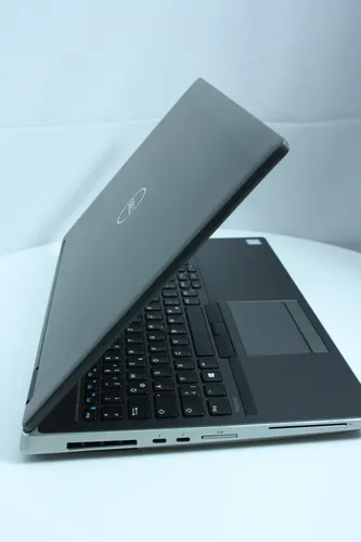 Ноутбук Dell Precision 7540 15.6 IPS Intel i9 9980H 2300MHz 16MB (9nd) / 64 Gb SSD 120GB M2 /1920x1080 Full HD NVIDIA Quadro RTX3000
