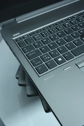 Ноутбук HP Zbook 15 G6 15.6 IPS Intel Core i7 9850H 2600MHz 12MB (9nd) / 32 Gb SSD 480GB /1920x1080 Full HD NVIDIA Quadro RTX3000