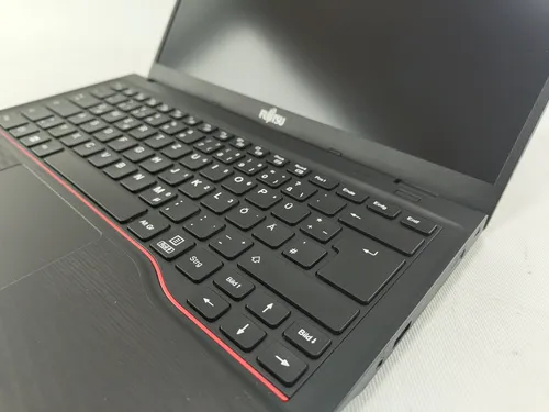 Ноутбук Fujitsu-Siemens LifeBook E5411 14 IPS Intel Core i5 1135G7 2400MHz 8MB (11nd) / 32 Gb SSD 240GB M2 /1920x1080 Full HD Intel® Iris® Xe Graphics