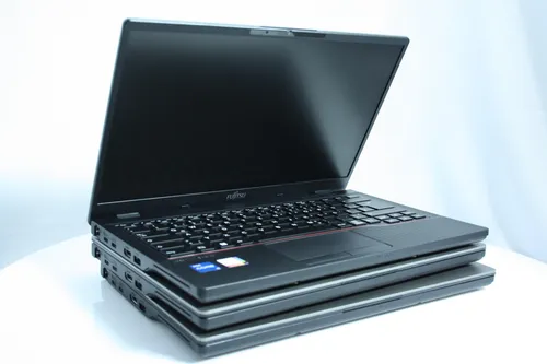 Ноутбук Fujitsu-Siemens LifeBook E5511 15.6 IPS Intel i7 1165G7 2800MHz 12MB (11nd) / 16 Gb SSD 480GB M2 /1920x1080 Full HD Intel® Iris® Xe Graphics
