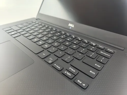 Ноутбук Dell Precision 5530 15.6 IPS Intel Core i5 8300H 2300Mhz 8MB (8nd) / 16 Gb SSD 240GB /1920x1080 Full HD Intel® UHD 630
