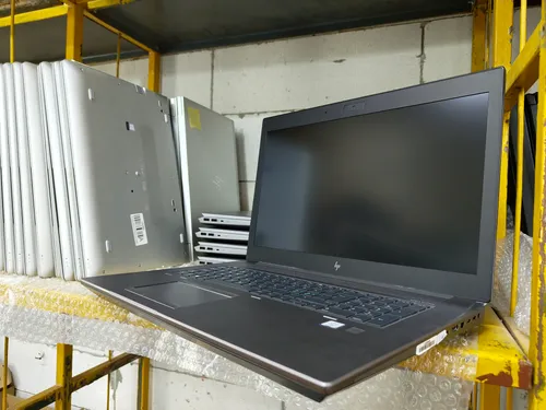 Ноутбук HP Zbook 17 G5 17.3 IPS Intel Xeon E-2176M 2700MHz 12MB (8nd) / 8 Gb SSD 240GB /1920x1080 Full HD NVIDIA Quadro P3200