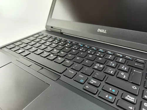Ноутбук Dell Precision 7530 15.6 IPS Intel i5 8400H 4200Mhz 8MB (8nd) / 16 Gb SSD 480GB M2 /1920x1080 Full HD Intel® UHD 630