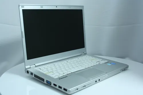 ноутбук Panasonic Toughbook CF-LX3 14 HD+ Intel Core i5 4200U 1600MHz 3MB (4nd) / 4 GB SSD 120GB Msata /1600x900 WSXGA 16:9 HD+ Intel HD Graphics 4400