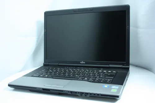 ноутбук Fujitsu-Siemens Lifebook E752 15.6 Intel Core i3 3110M 2400MHz 3MB (3nd) / 4 GB HDD 500GB /1366x768 WXGA LED 16:9 Intel HD Graphics 4000