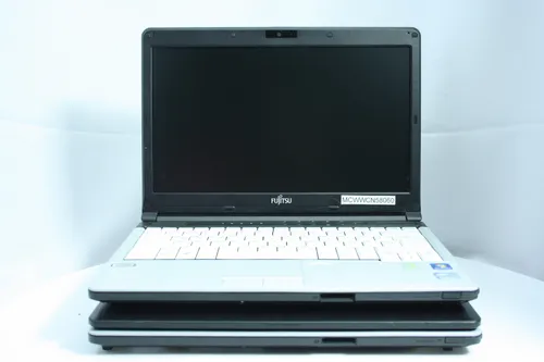 ноутбук Fujitsu-Siemens LifeBook S761 13.3 Intel Core i5 2410M 2300MHz 3MB (2nd) / 4 GB HDD 500GB /1366x768 WXGA LED 16:9 Intel HD Graphics 3000