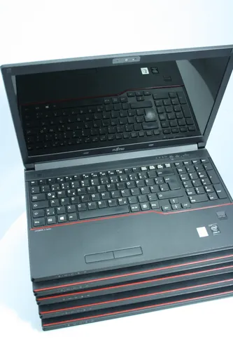 ноутбук Fujitsu-Siemens LifeBook E554 15.6 Intel Core i3 4100M 2500MHz 3MB (4nd) / 16 Gb SSD 240GB /1366x768 WXGA LED 16:9 Intel HD Graphics 4600