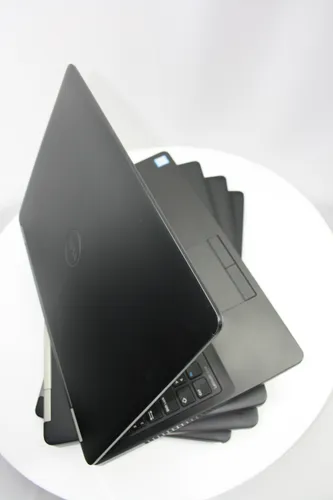 ноутбук Dell Latitude E5570 15.6 IPS Intel Core i5 6300HQ 3200MHz 6MB (6nd) / 16 Gb SSD 480GB M2 /1920x1080 Full HD Intel HD Graphics 530