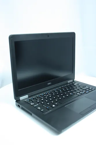 ᐉ Купити ноутбук Dell Latitude E5270 12.5 Intel Core i5 6200U 2300MHz 3MB (6nd) / 4 GB SSD 120GB M2 /1366x768 WXGA LED 16:9 Intel HD Graphics 520 Grade А БЕЗ АКБ Б/в - купить БВ Ноутбуки в Украине на сайте Midis.zp.ua