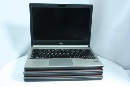 ноутбук Fujitsu-Siemens LifeBook E734 13.3 Intel Core i3 4000M 2400MHz 3MB (4nd) / 4 GB HDD 320GB /1366x768 WXGA LED 16:9 Intel HD Graphics 4600